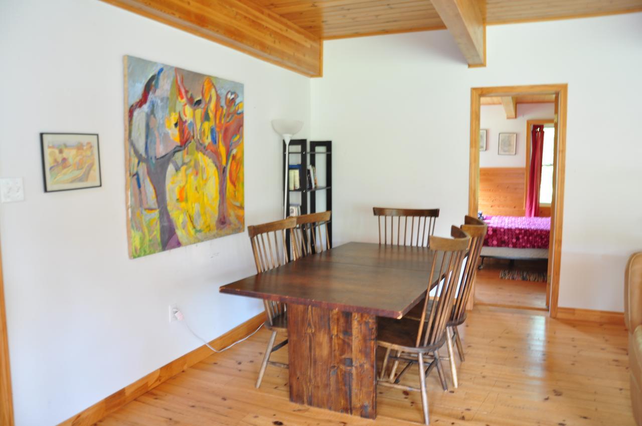 Breton Cove Farmhouse Guest House Indian Brook Exterior photo